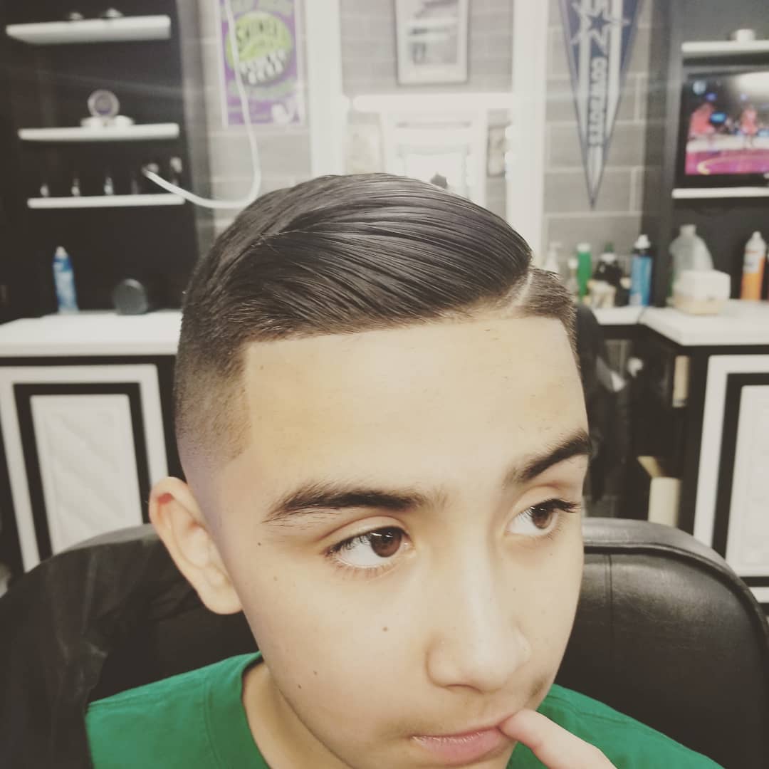 https://signaturebarbershop.net/wp-content/uploads/2020/11/gallery_full-11.jpg