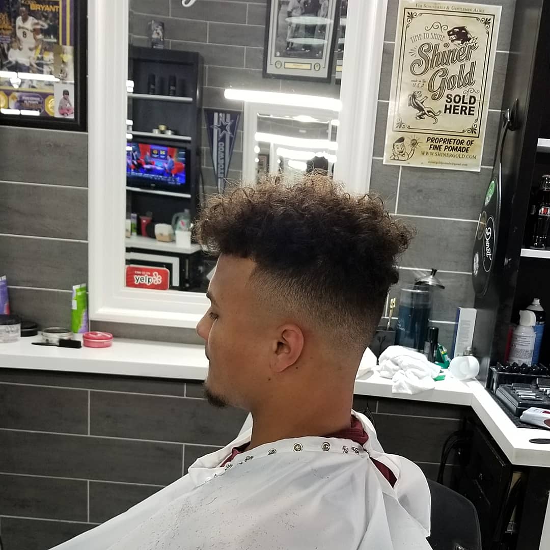 https://signaturebarbershop.net/wp-content/uploads/2020/11/gallery_full-12.jpg