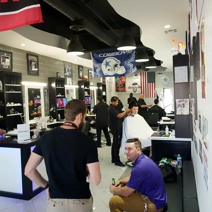 https://signaturebarbershop.net/wp-content/uploads/2020/11/gallery_full-15.jpg