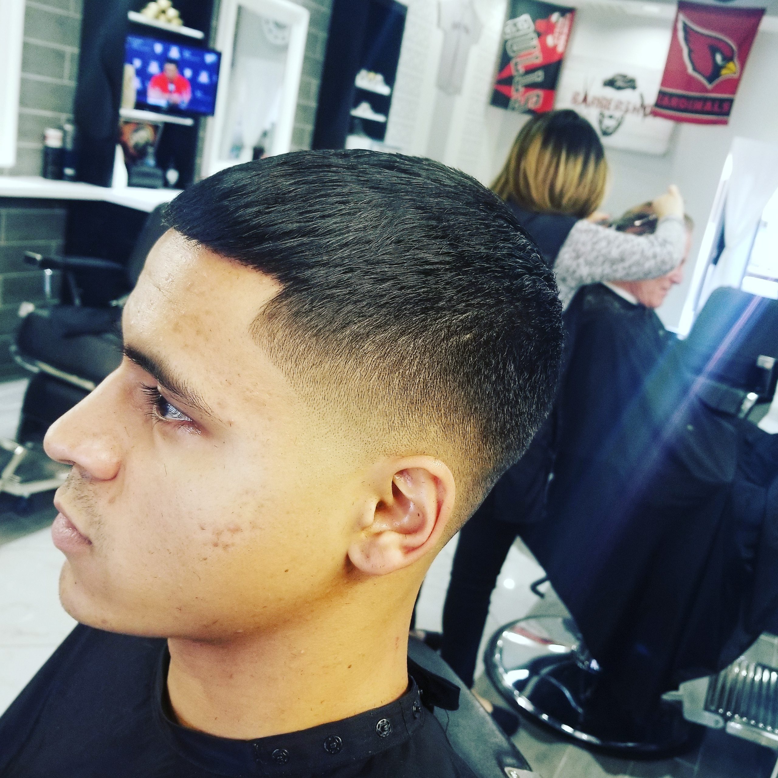 https://signaturebarbershop.net/wp-content/uploads/2020/11/gallery_full-5-scaled.jpg